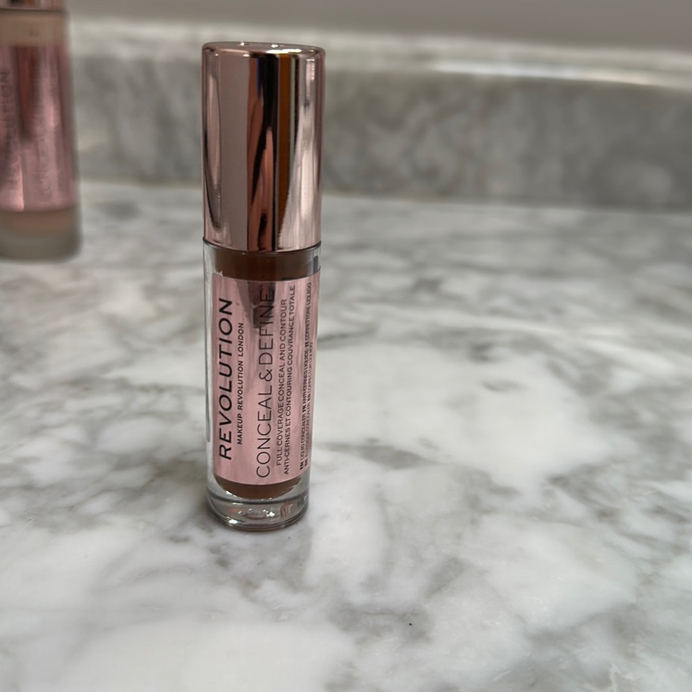 Revolution concealer